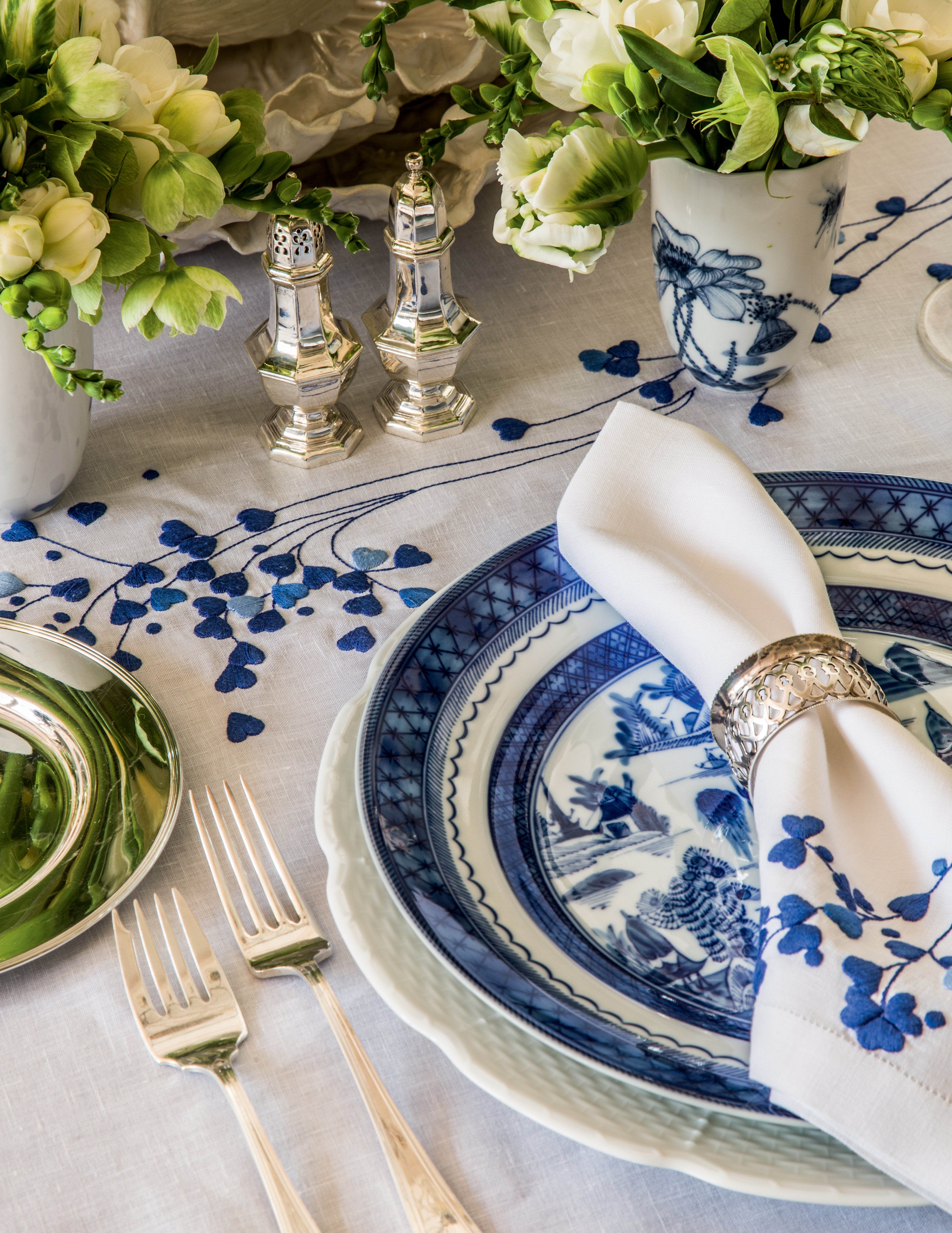 Anagramme Blue Emb. Placemat/Napkin Sets