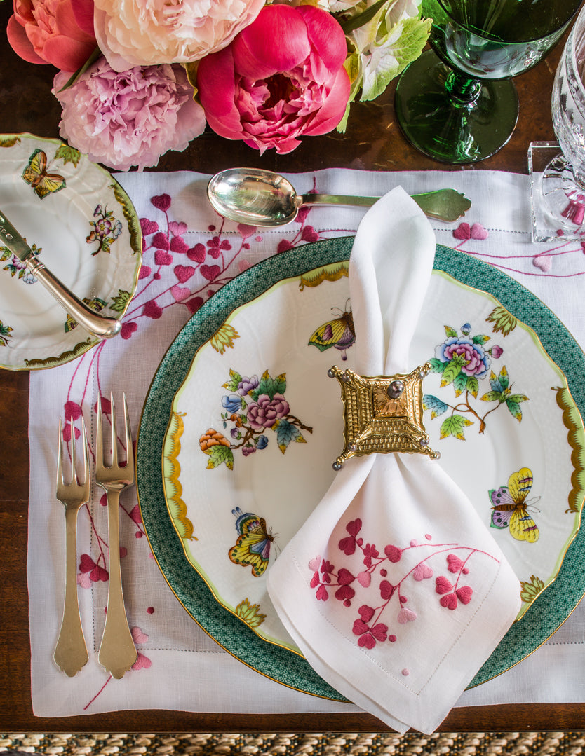 字谜粉红嵌入。餐垫/餐巾套装