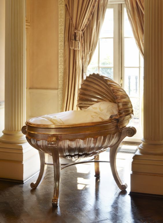 Hand-carved Lit d'enfant