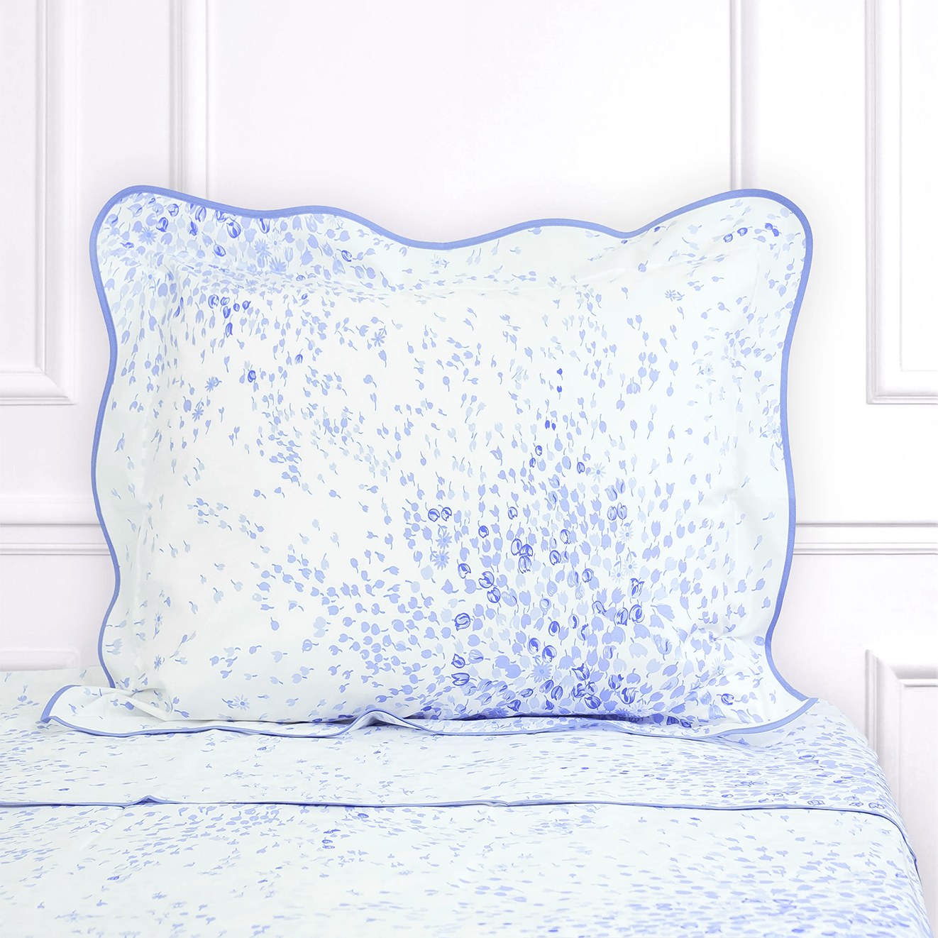 Bouquet Eclaté Periwinkle Bed Linens