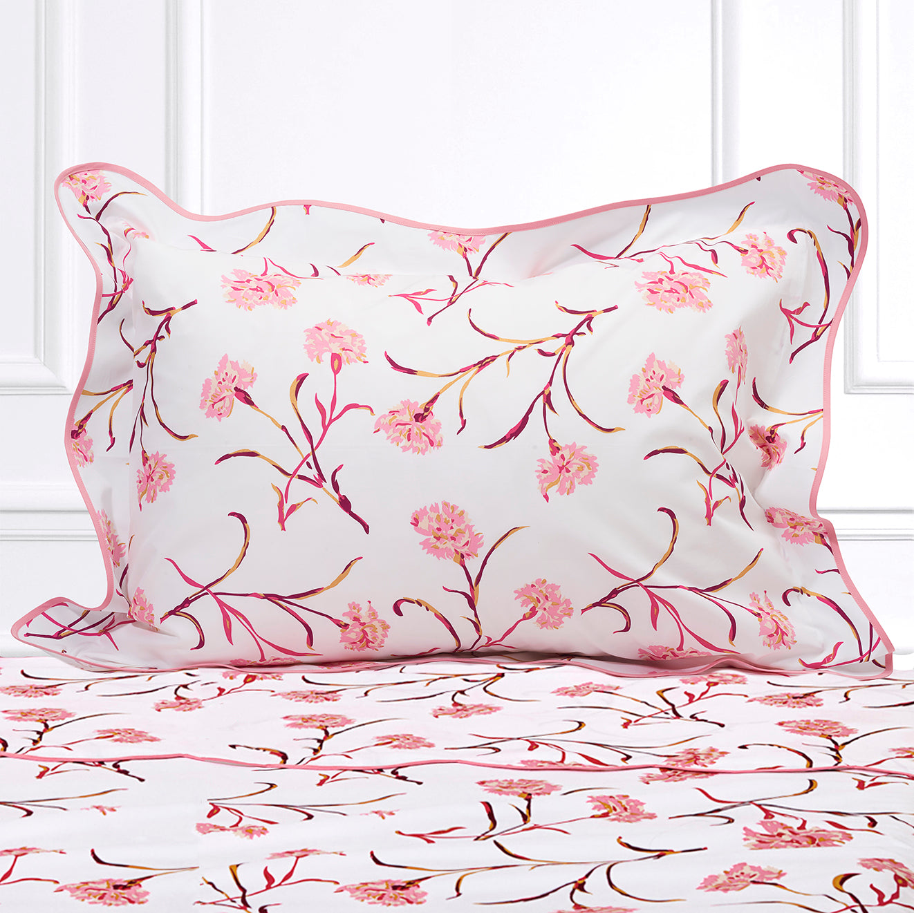 Carnations Pink/Burgundy Bed Linens