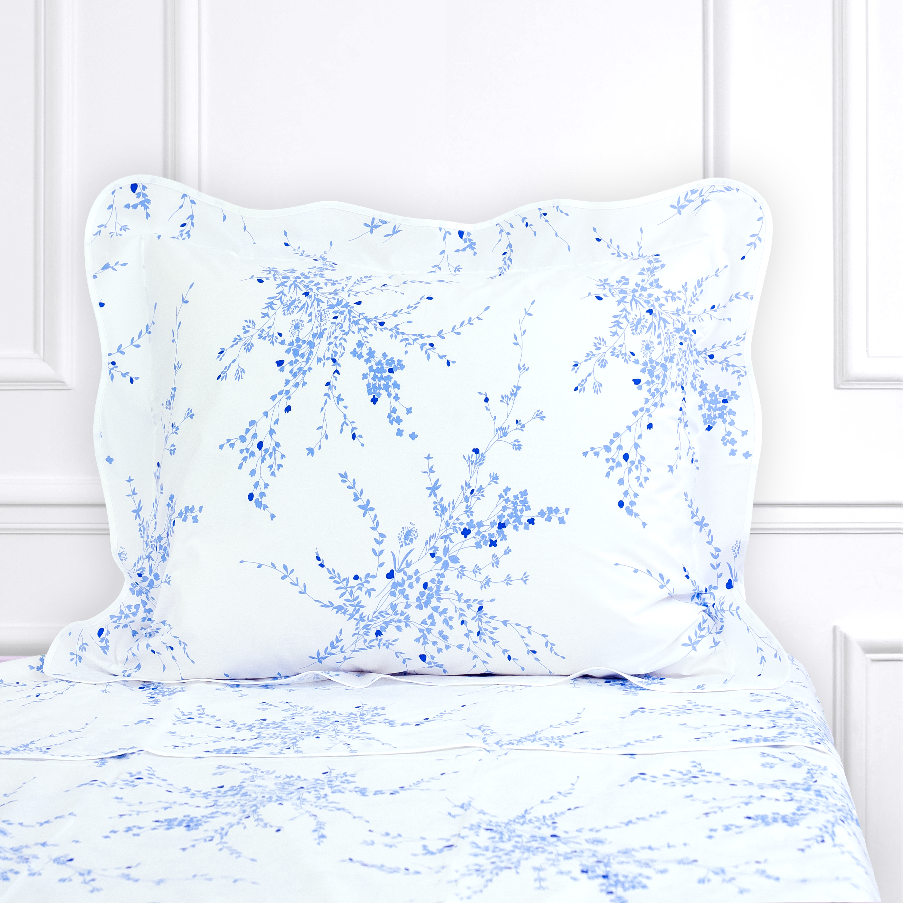 Jeté de Fleurs Blue Bed Linens