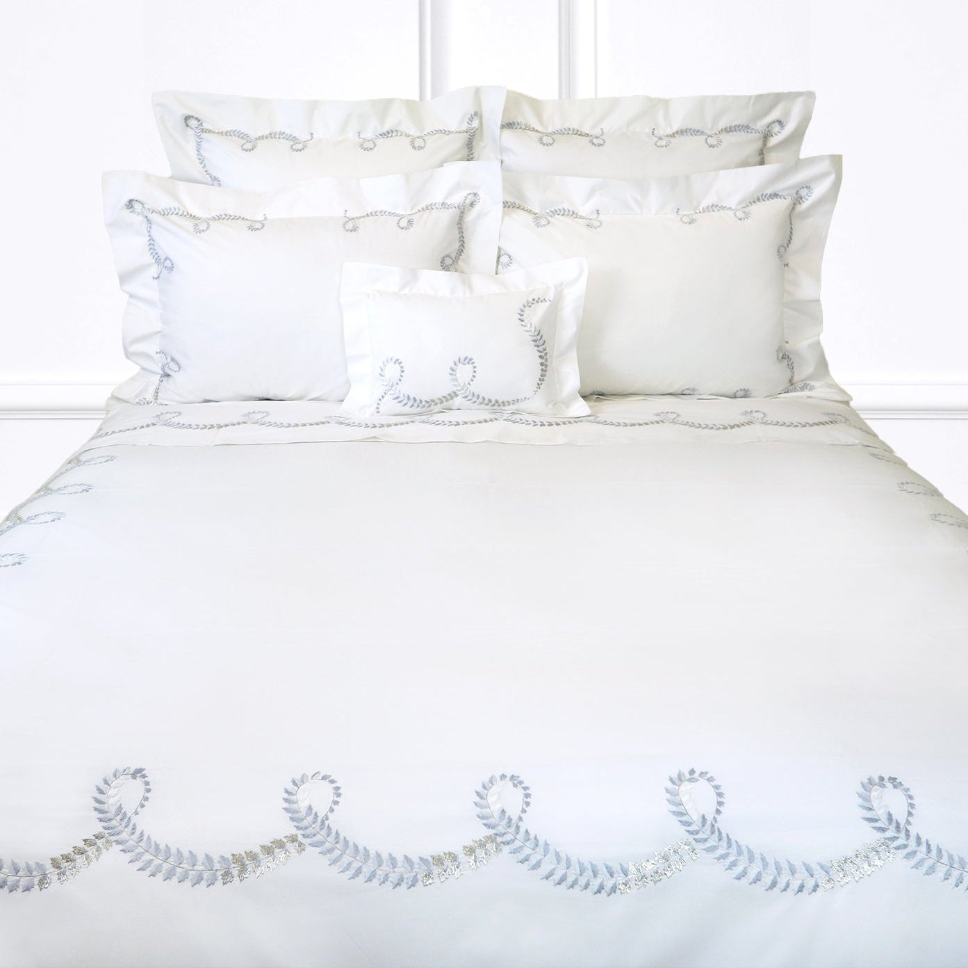 Guirlande de Lierre Silver/Grey Emb. Bed Linens