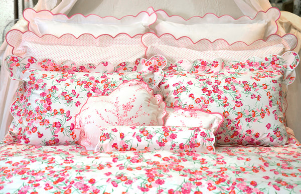 Jeté d'Oeillets Pink Bed Linens