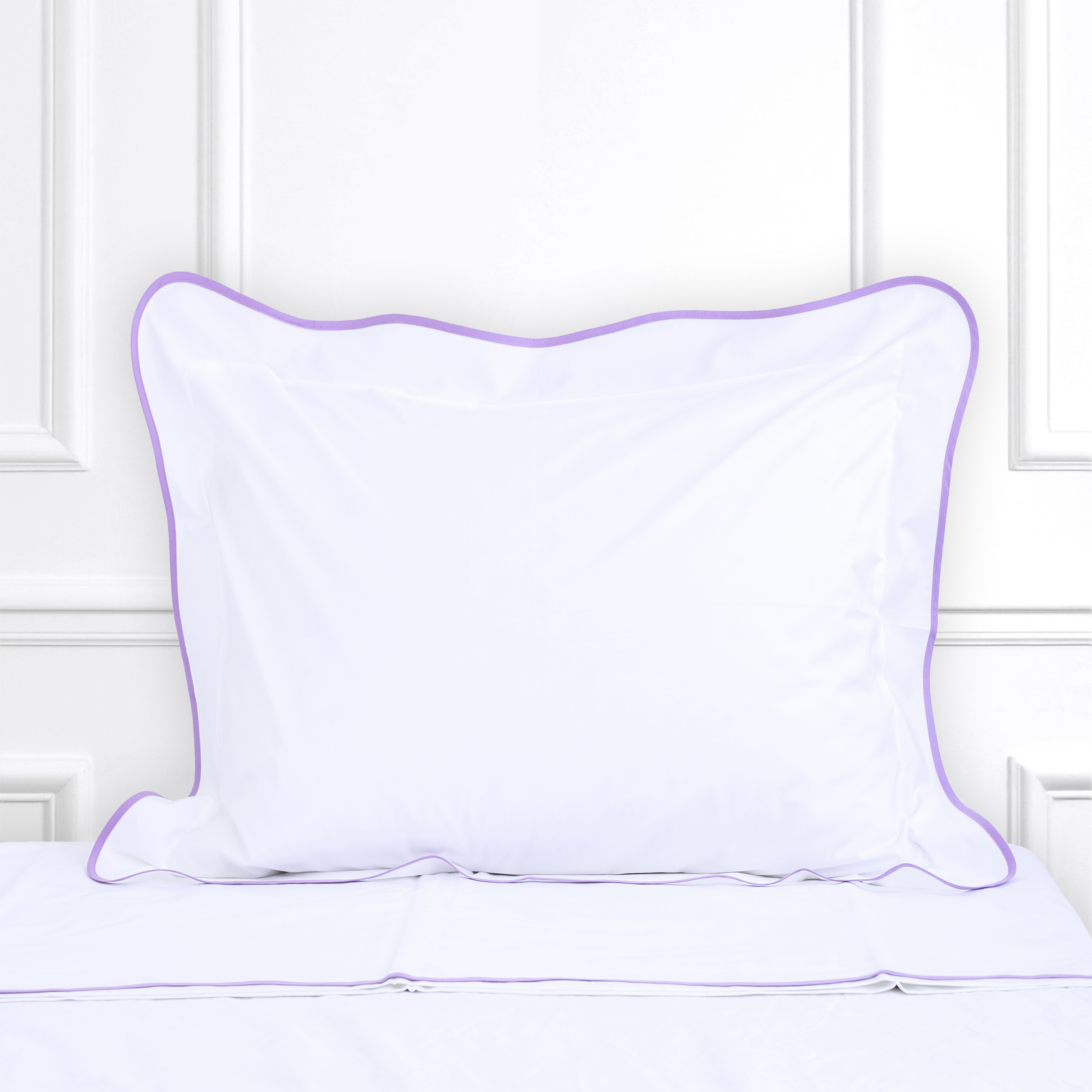 White / Wavy #229 Lilac Bed Linens