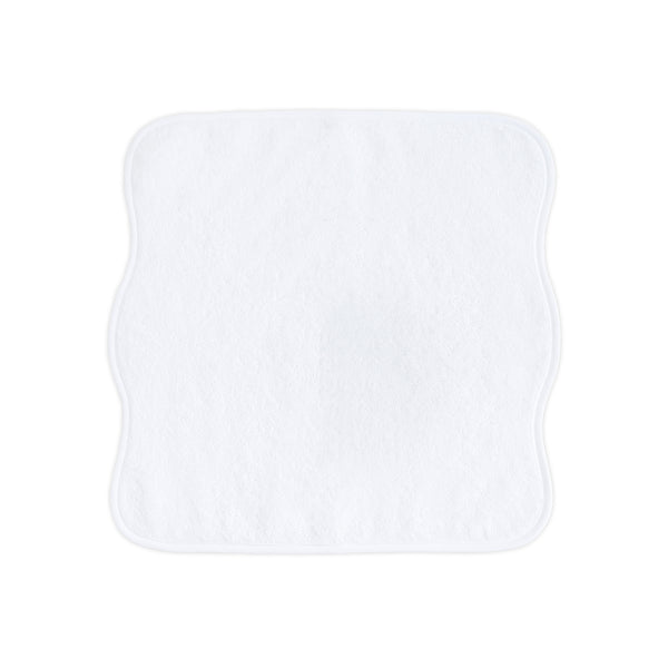 Solid White with Wavy White Towels