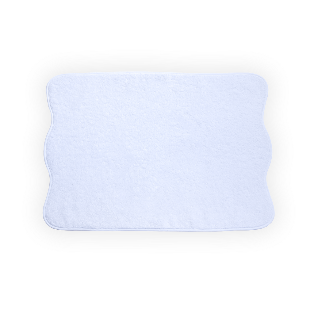 Solid White with Wavy White Towels