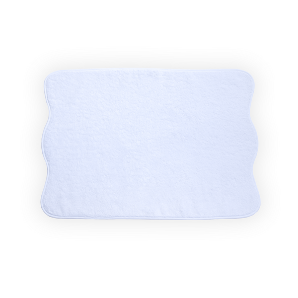 Solid White with Wavy White Towels