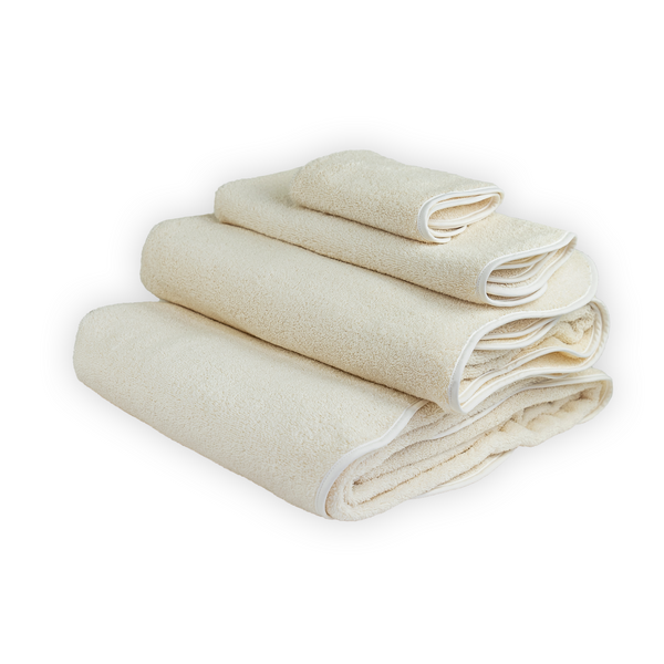 Solid #626 Ivory with Wavy White Towels