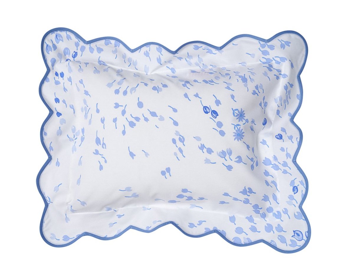 Bouquet Eclaté Periwinkle Scallop Elbow Shams