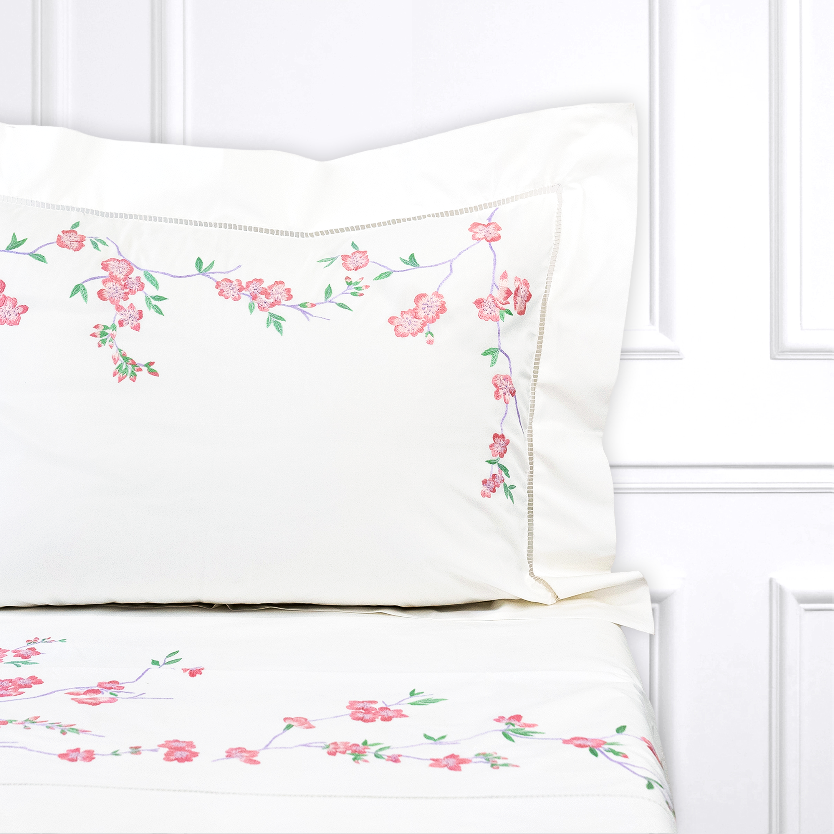 Fleurs de Pêcher Rose Emb. Bed Linens