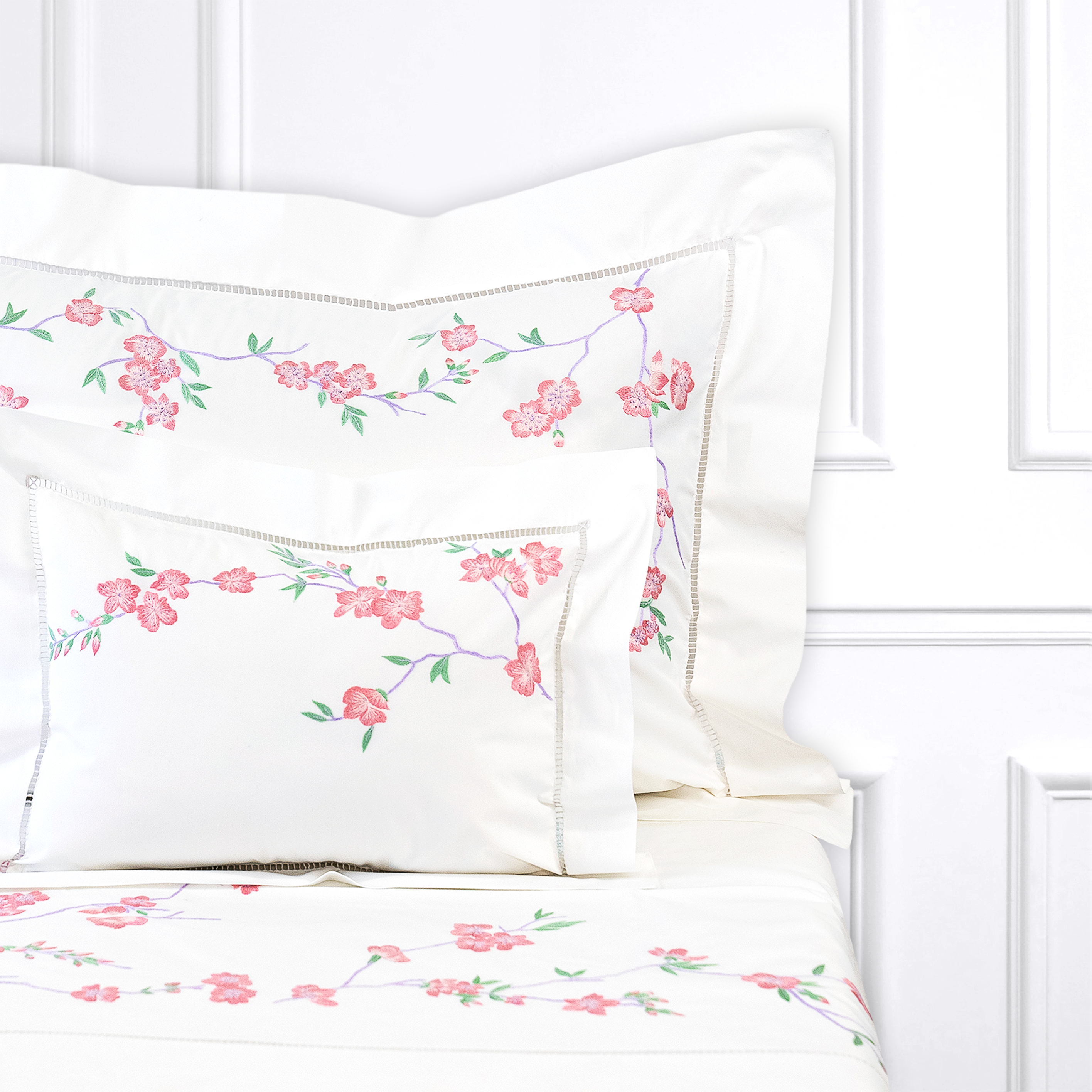 Fleurs de Pêcher Rose Emb. Bed Linens