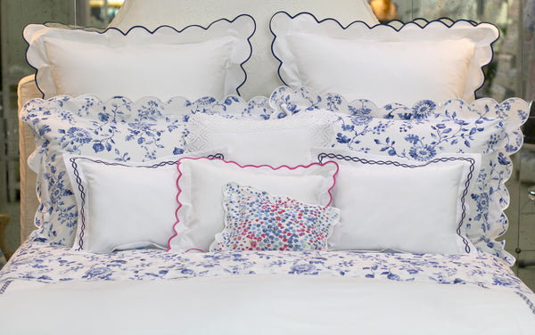 White with #003 Navy Scallop Bed Linens