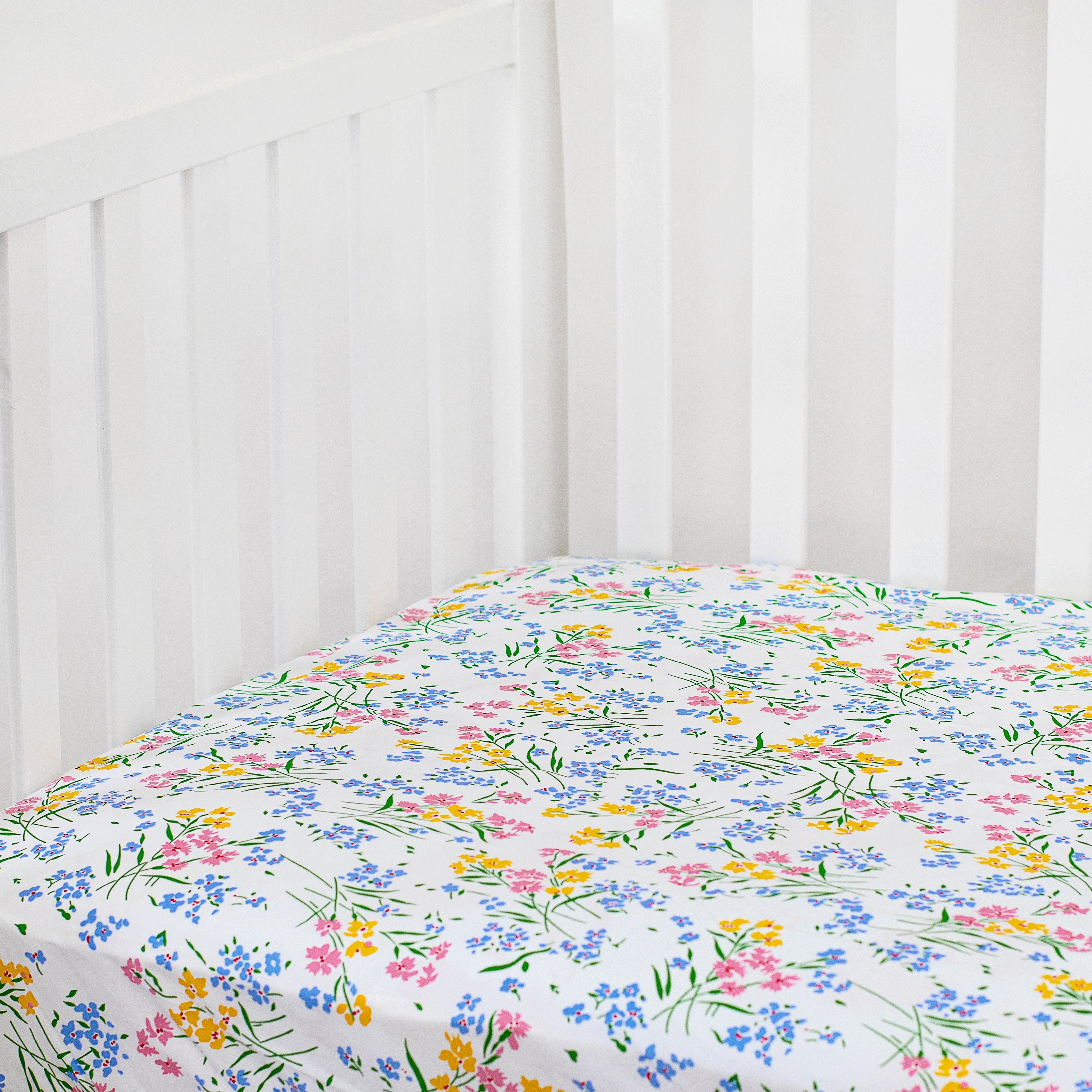 Fleurs des Champs Pink Fitted Crib Sheet