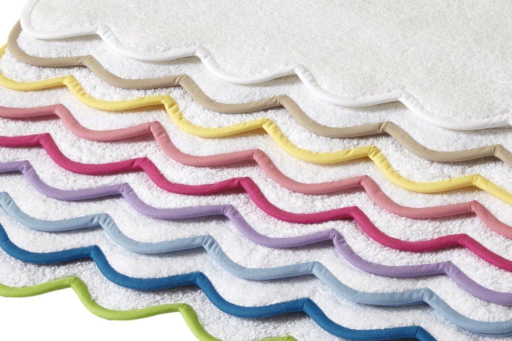 Solid White / #5503 DP Blue Scallop Towels