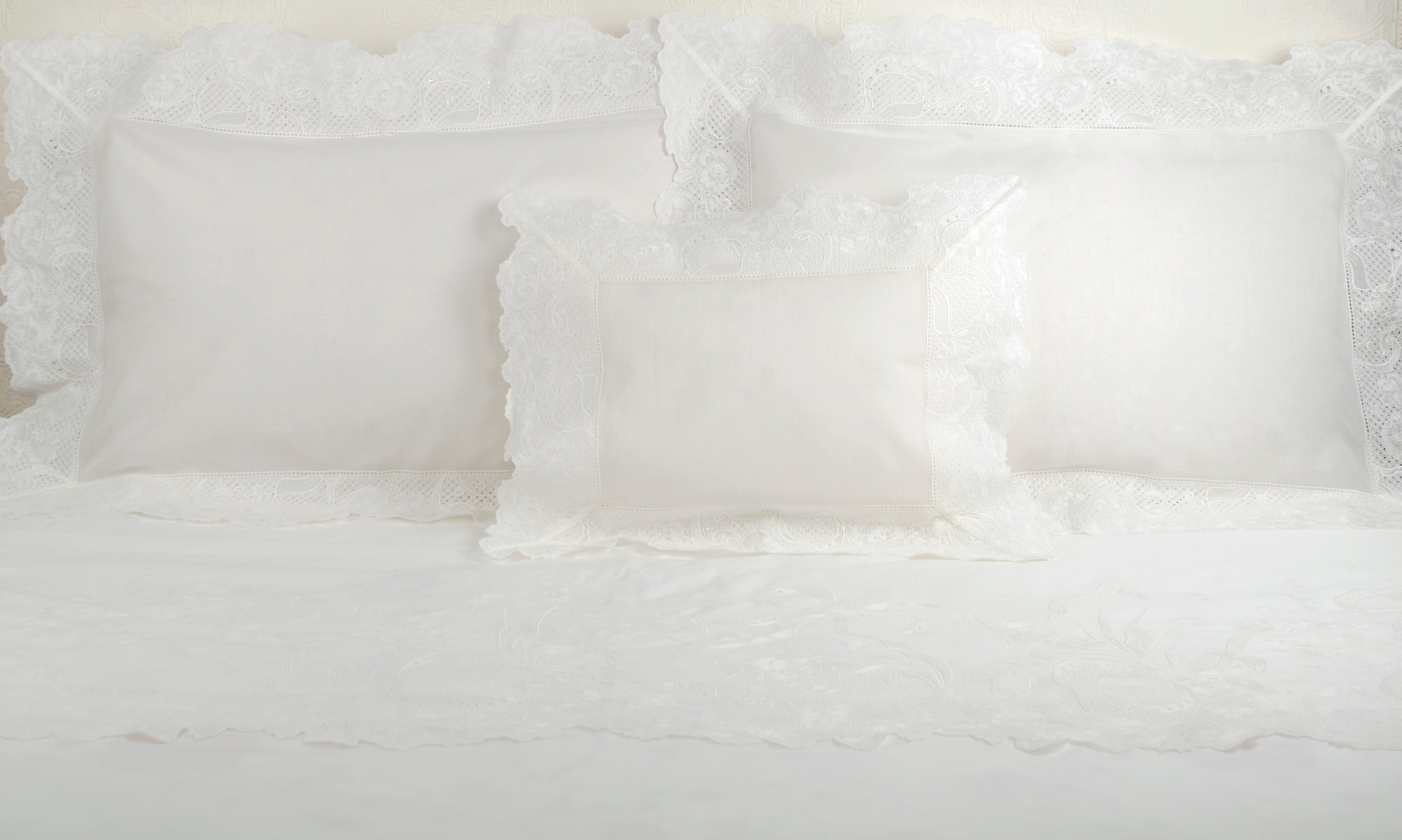 Dentelle de Rubans Voile Bed Linens