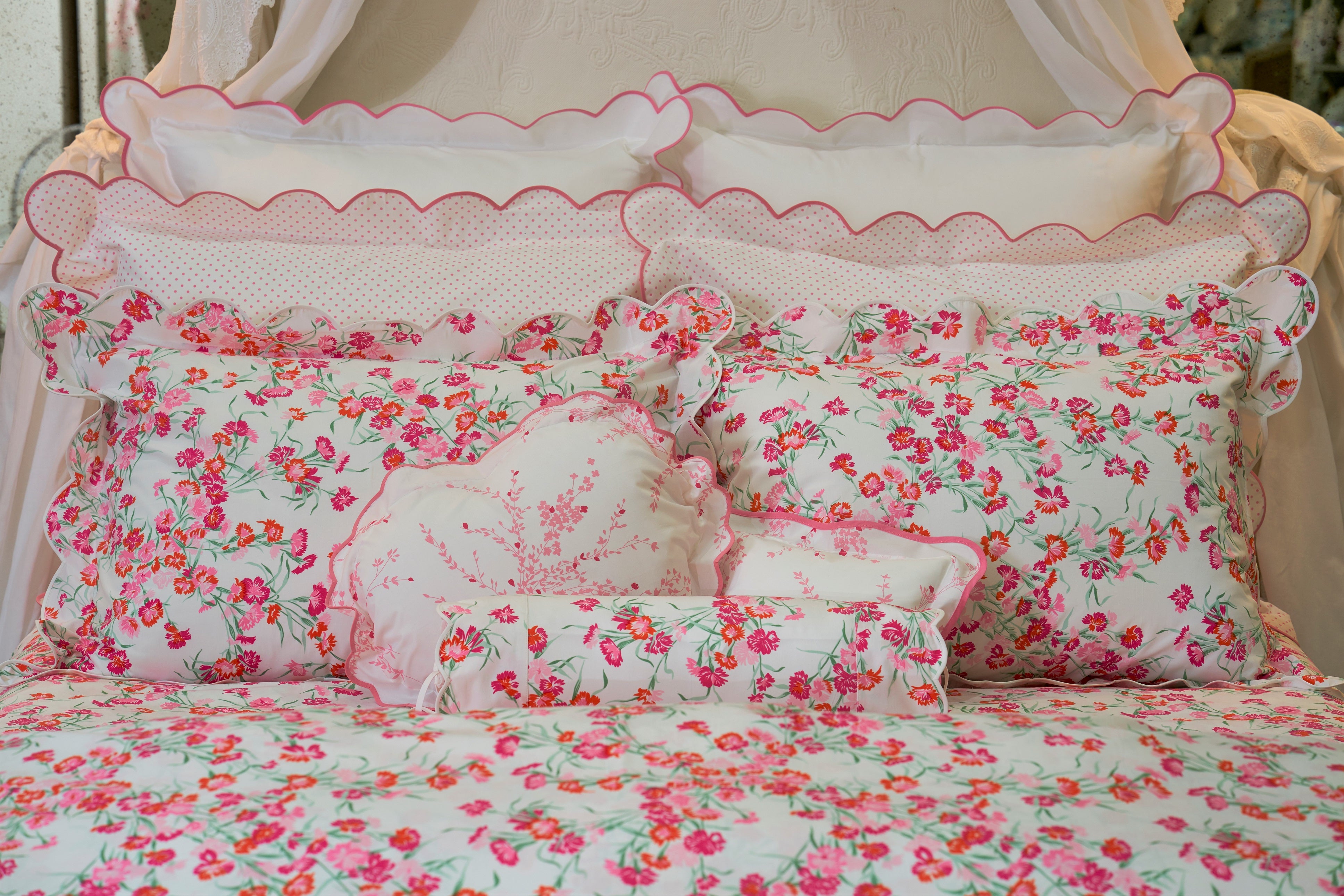 White with #206 Light Pink Scallop Bed Linens