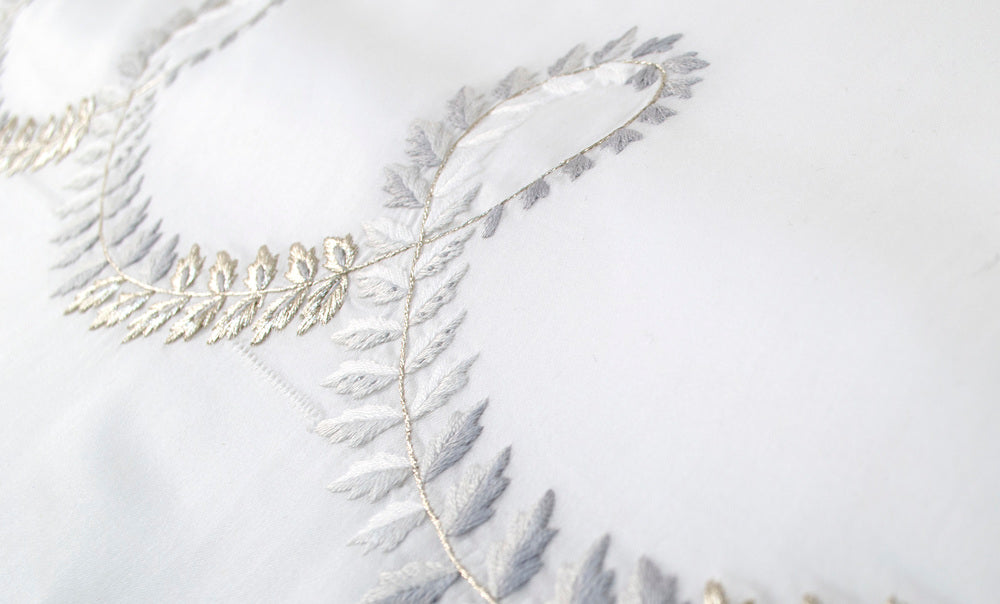 Guirlande de Lierre Silver/Grey Emb. Bed Linens