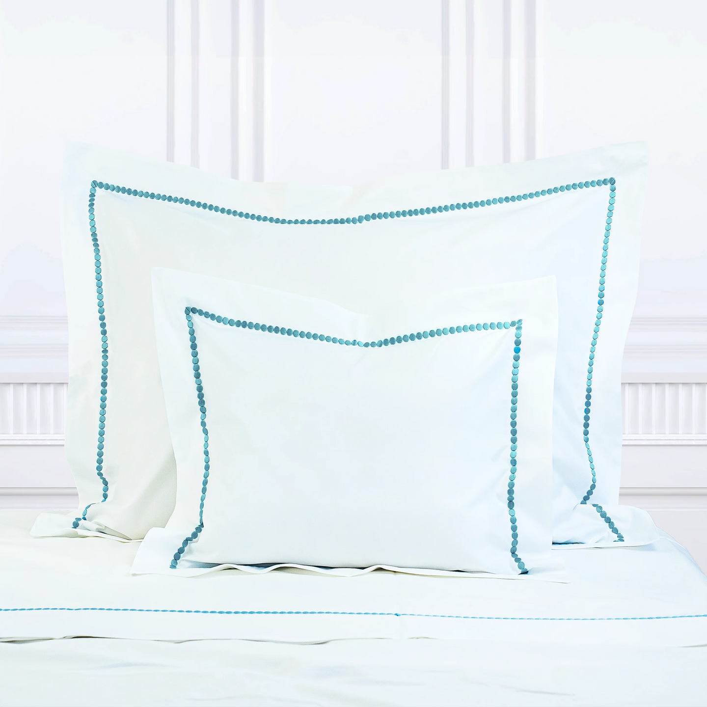 Etcetera DP Blue Emb. Bed Linens